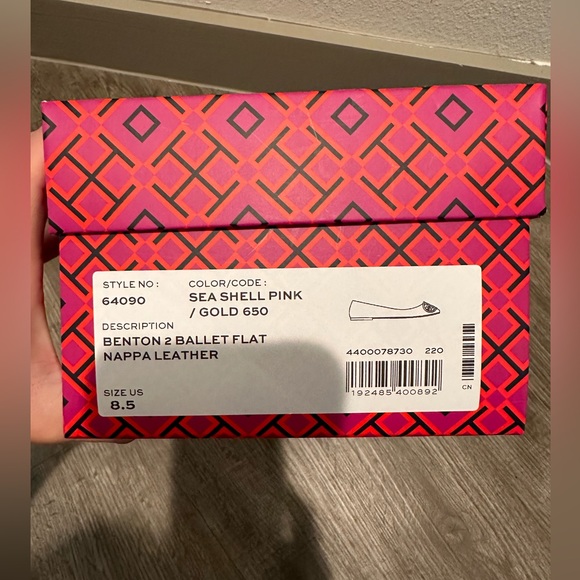 Tory Burch Benton Ballet Flat- Seashell pink/Gold Napa Leather. - Picture 6 of 6